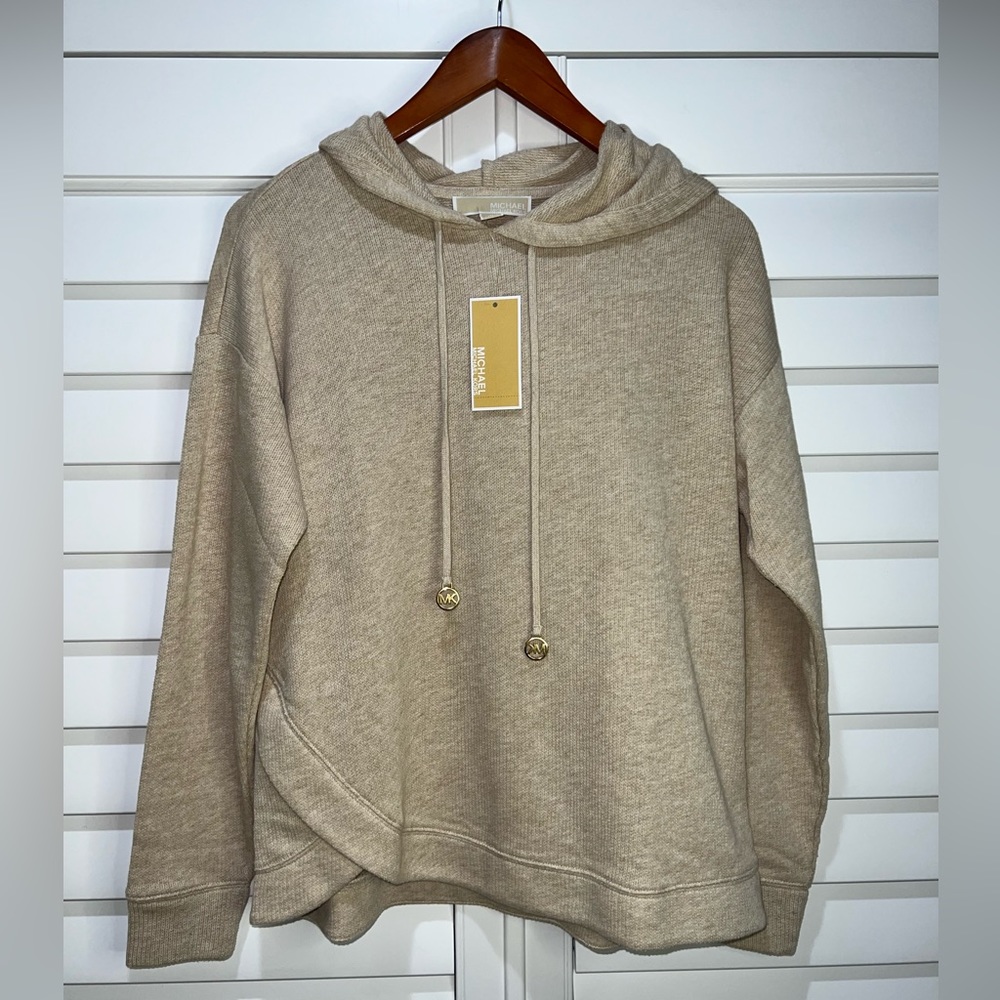 SOLD 𝐌𝐈𝐂𝐇𝐀𝐄𝐋 𝐊𝐎𝐑'𝐒 Women’s Size Small Pull Over Hoodie w/gold details